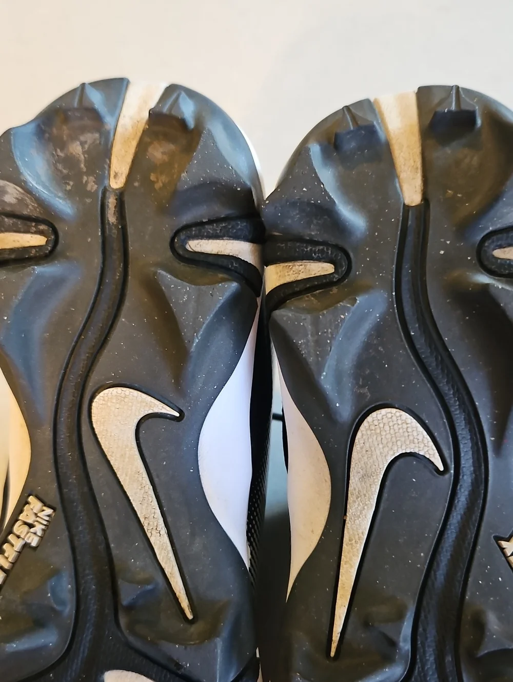Nike Youth Black Baseball Cleats